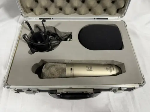Microfone de estúdio Behringer B02 PRO