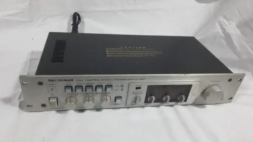 Pré-amplificador Cygnus CP-1800